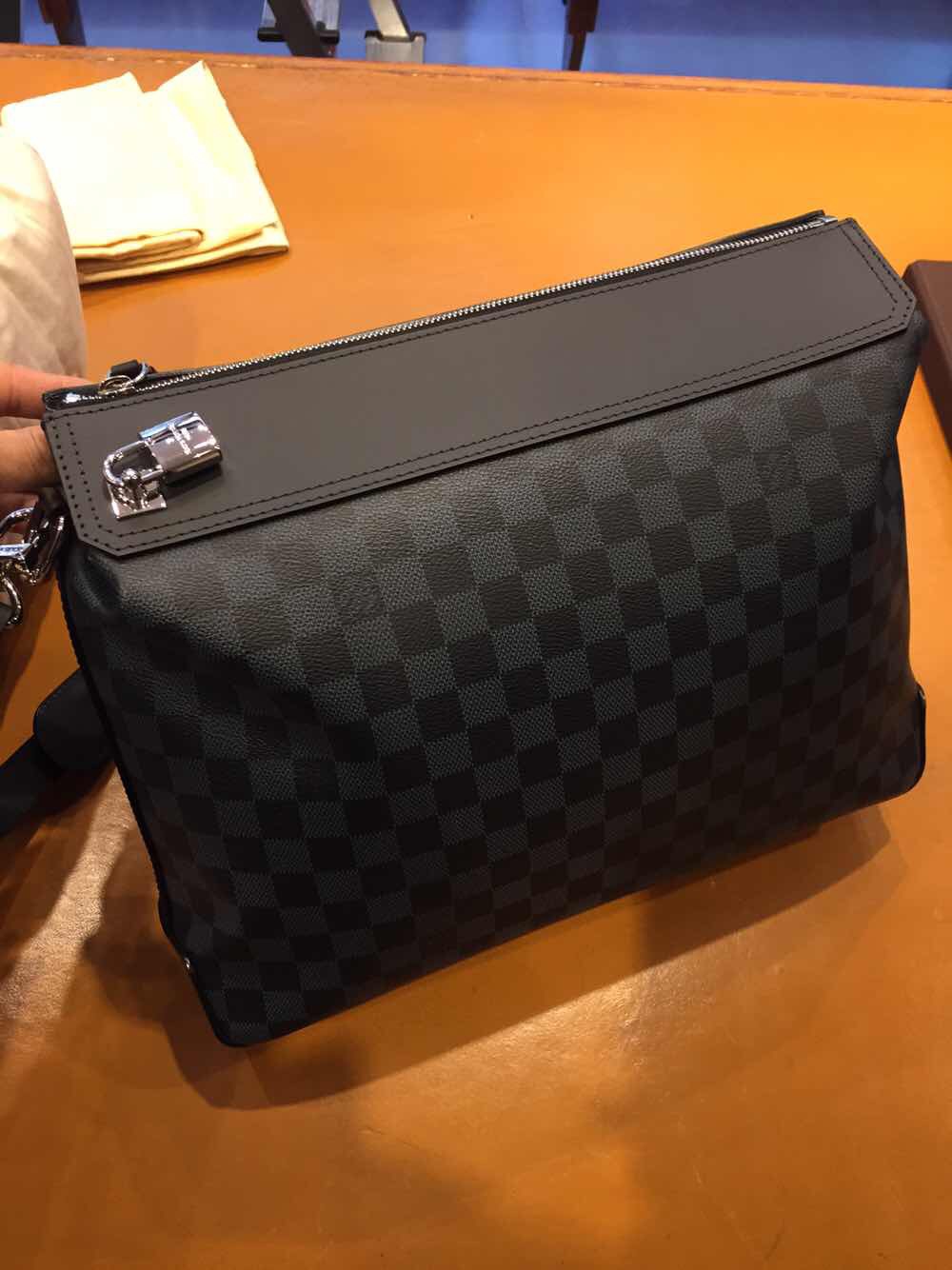 Louis Vuitton Messenger Greenwich Bag N41348